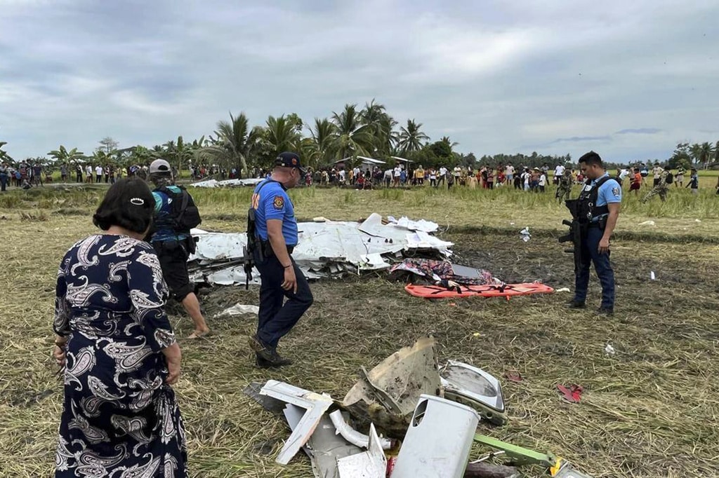 US Marine from California identified as one of 4 people killed in Philippines plane crash