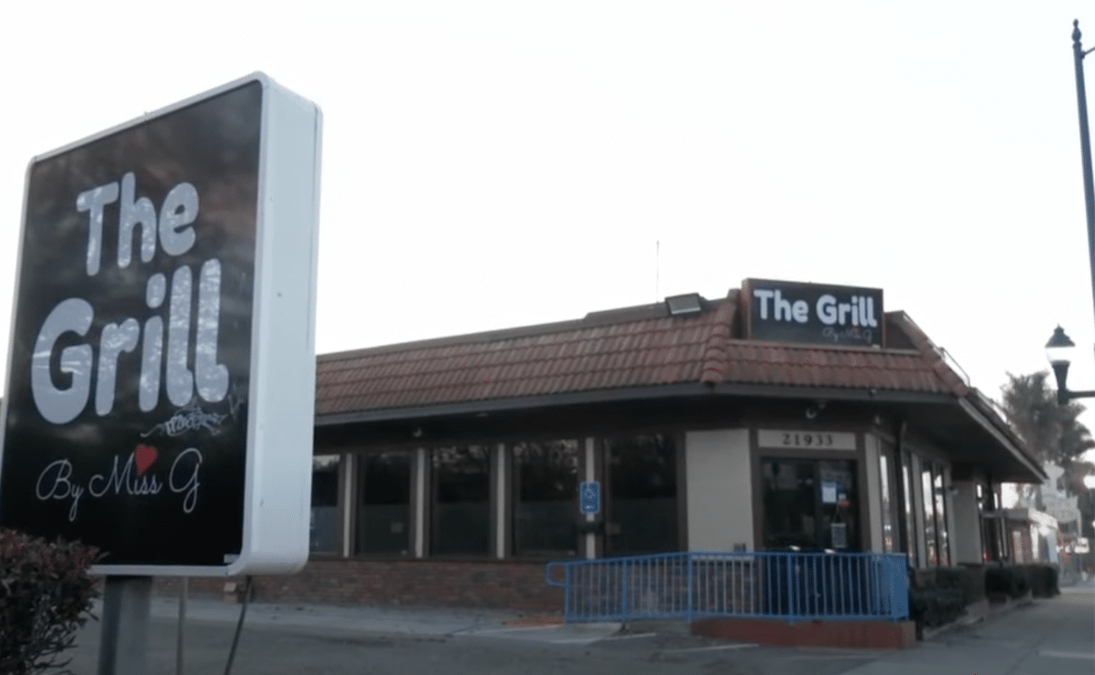 4 people injured in shooting at Filipino restaurant parking lot