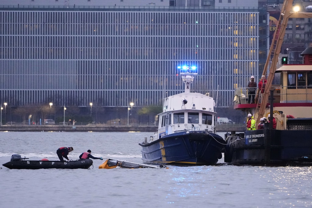 NYC sightseeing helicopter plunges into river, killing 6, including family of tourists