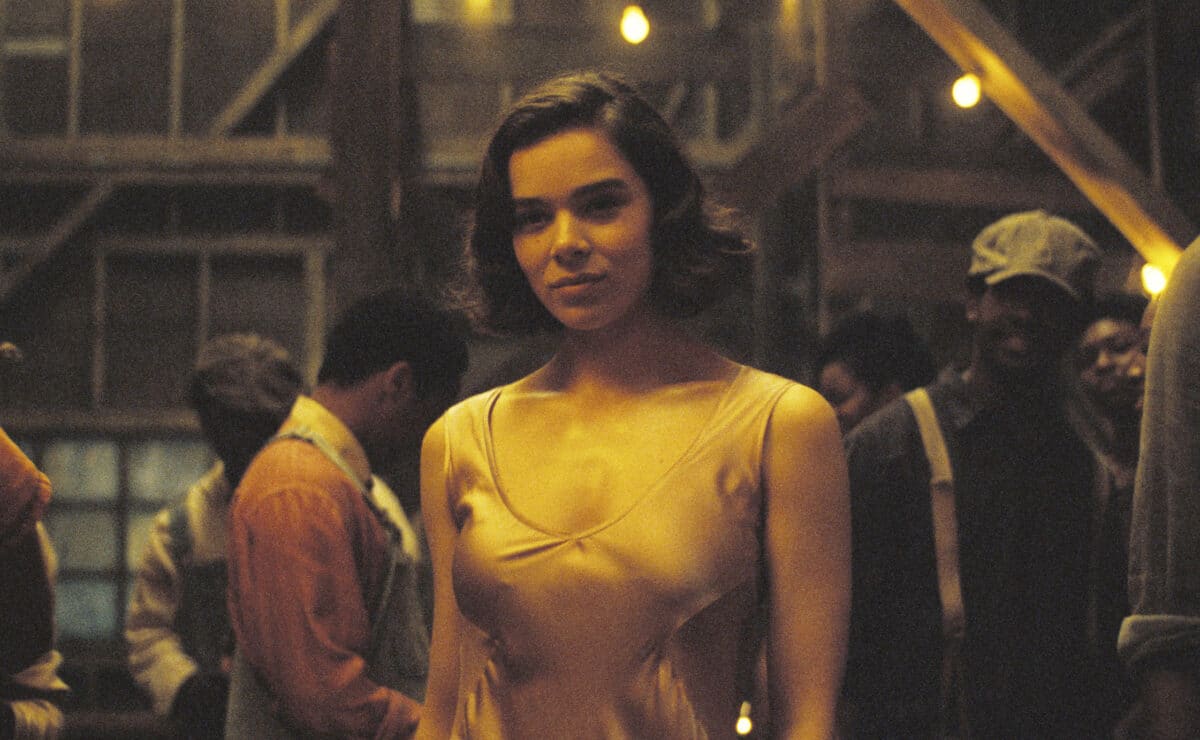 Hailee Steinfeld in Sinners