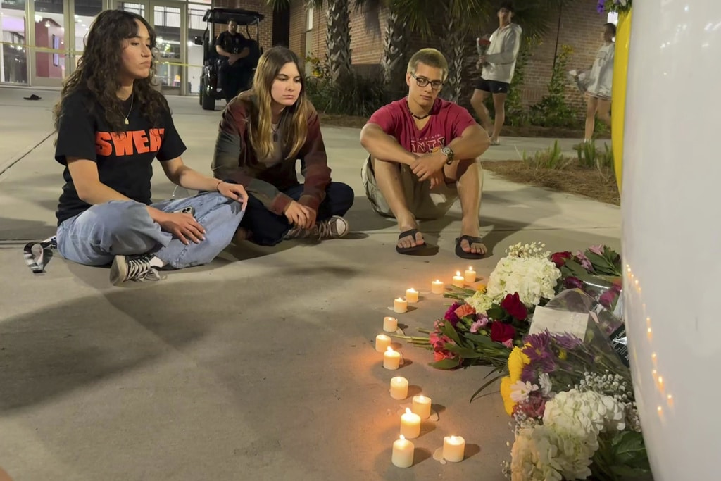 Florida gunman used deputy mom's former service weapon to kill 2 and wound 6