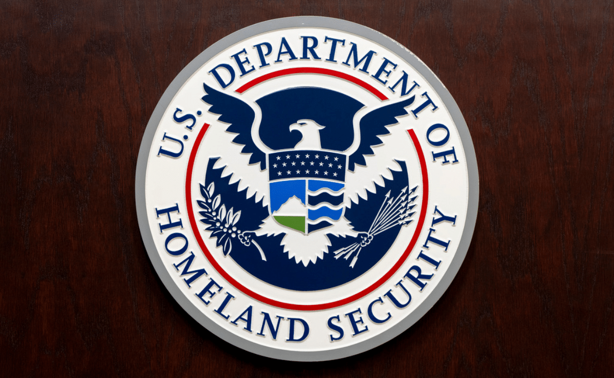 Judge allows requirement that everyone in US illegally must register to move forward
