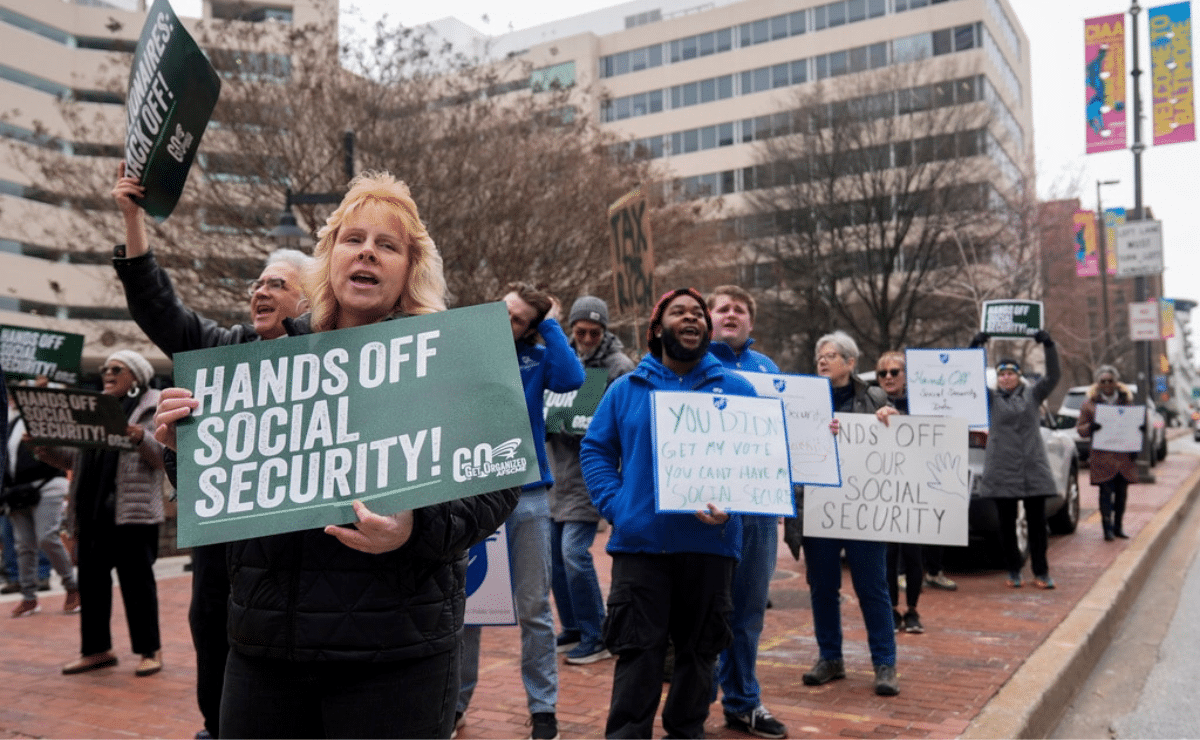 Social Security lists thousands of living immigrants as dead to prompt them to leave