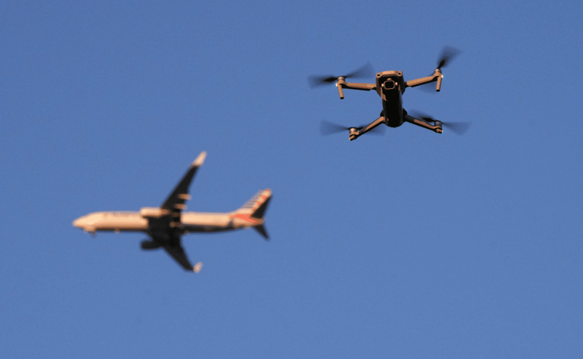 Drones pose increasing risk to airliners near major US airports