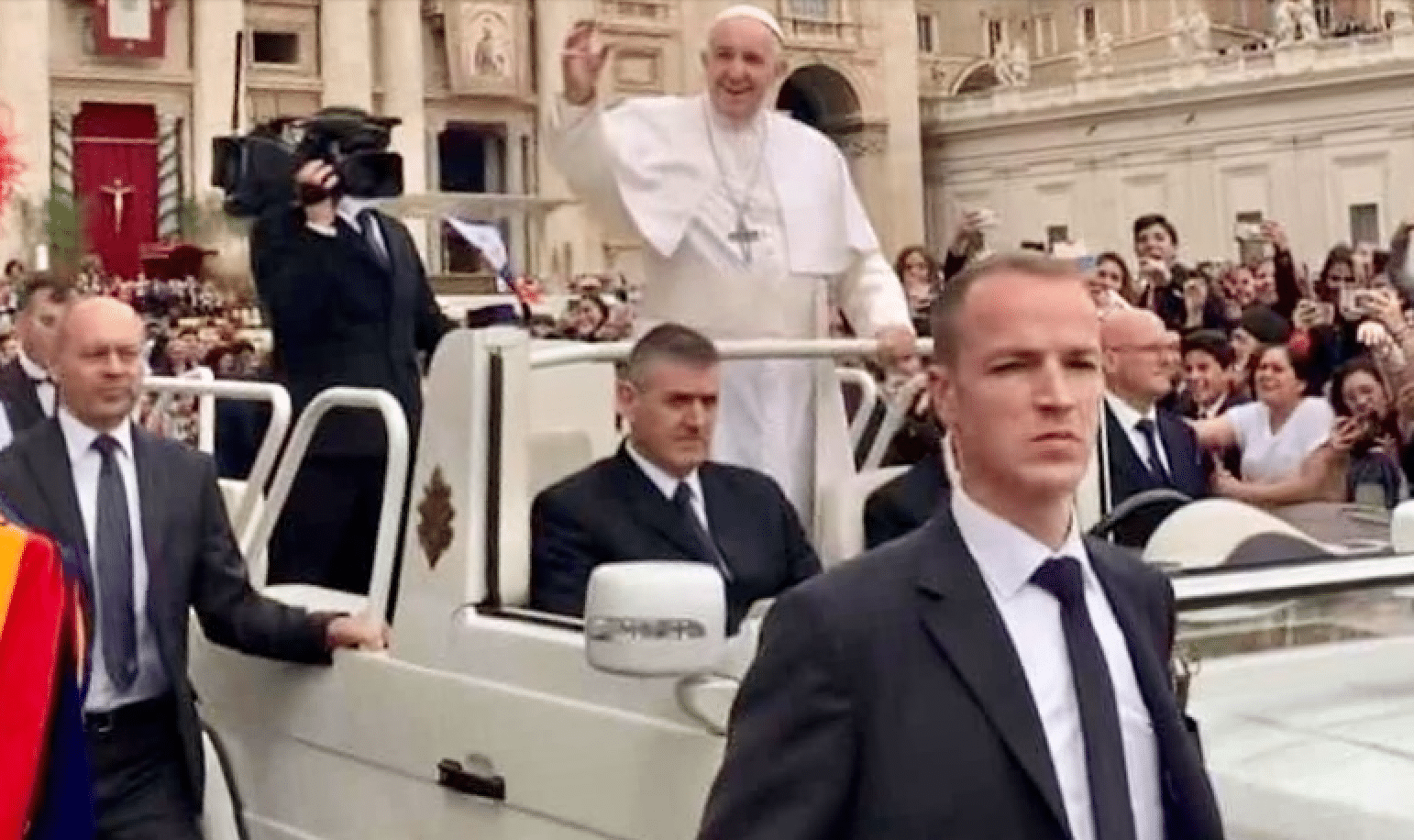 Pope Francis' motorcade in Rome