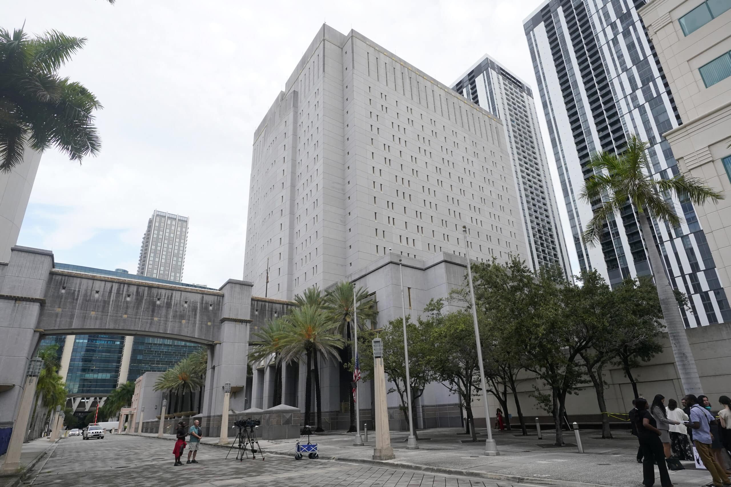 Canadian man in ICE detention dies in South Florida federal facility