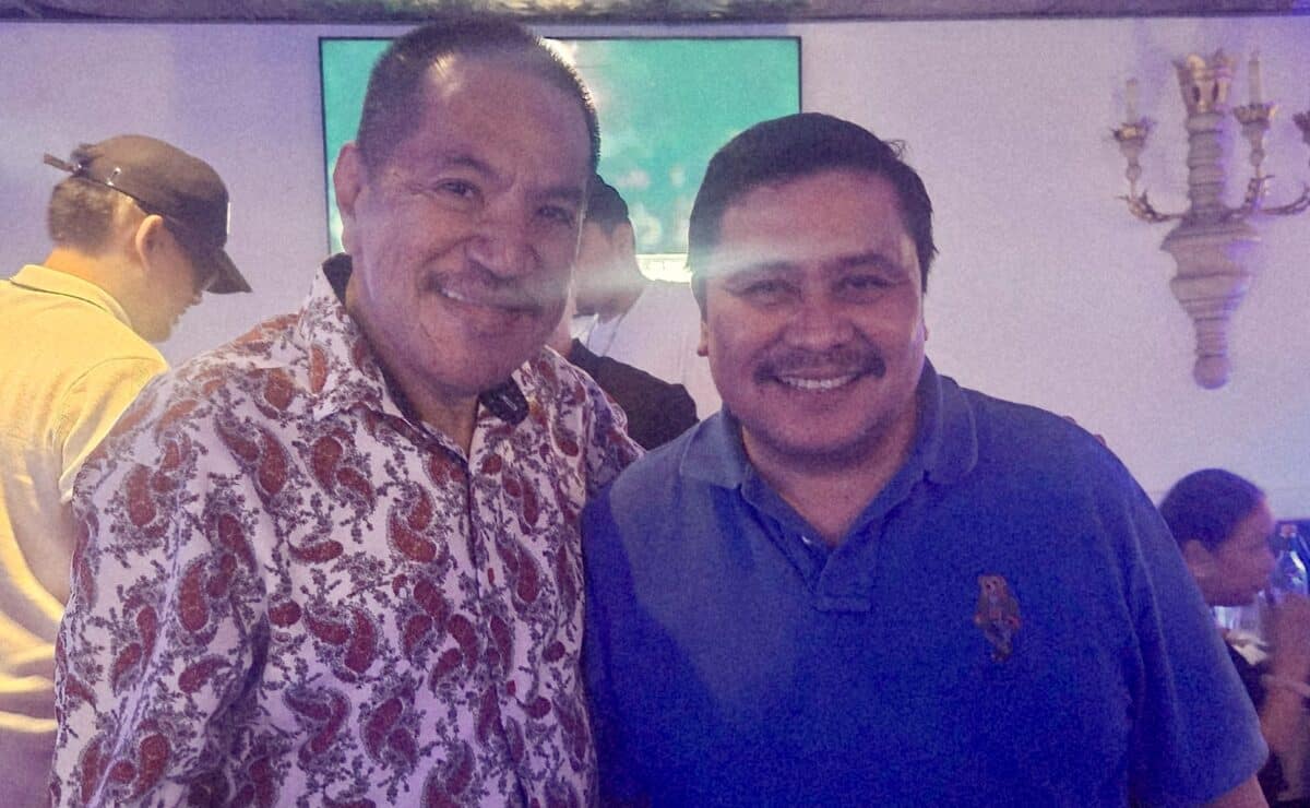 Jinggoy Estrada with concert producer Vic Perez in Las Vegas.