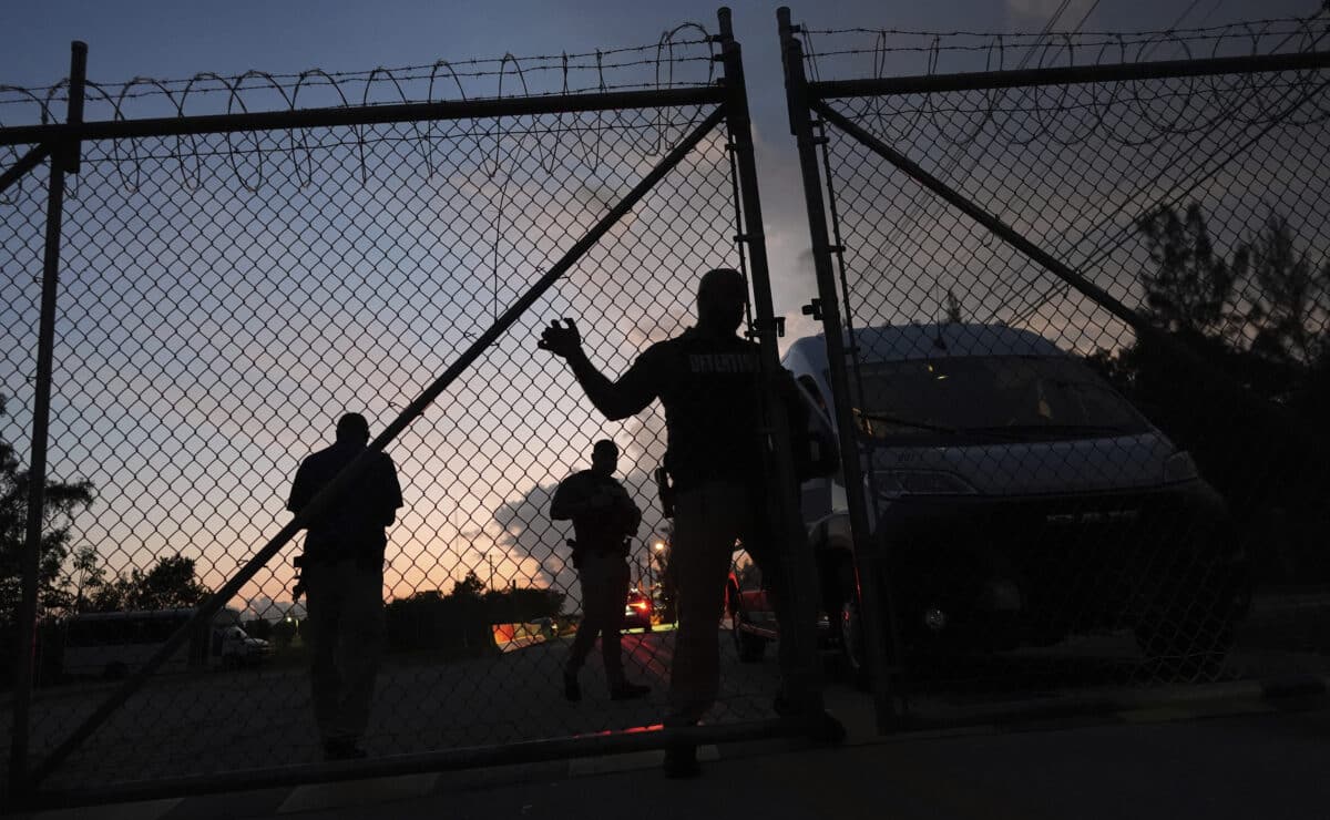 Judge Orders ICE to Allow Immigrant Detainees in o See Lawyers