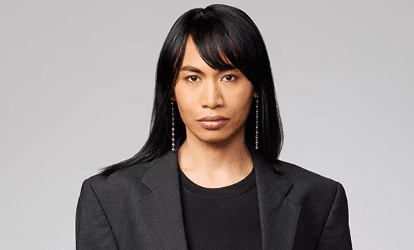 Veejay Floresca von Project Runway gibt ihr Debüt auf der New York Fashion ...